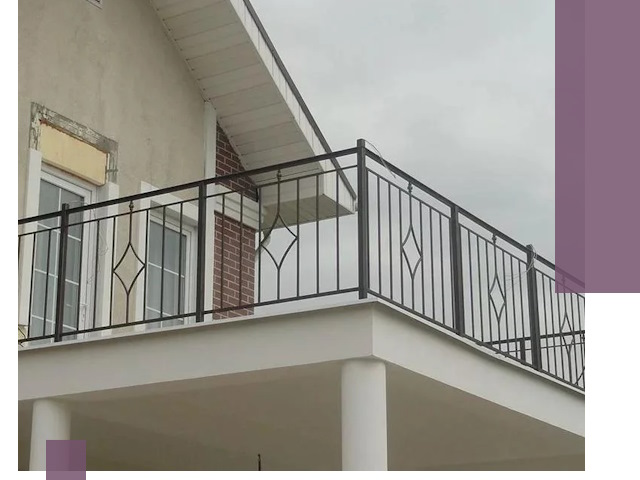 Изготовление балконных ограждений в Кинешме из металла и стекла