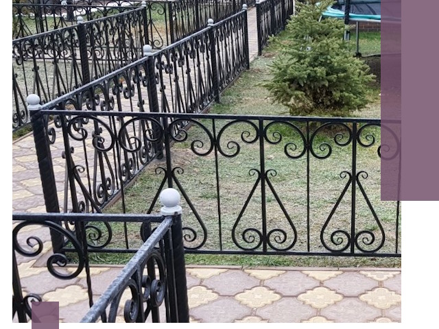 Кованые газонные ограждения под ключ в Кинешме